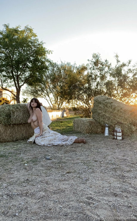 Reedsuicide sexy model gallery