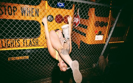 Reedsuicide porn star pic