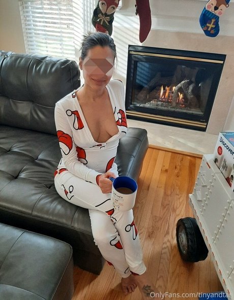 Tiny And Tan pornstar erotic image