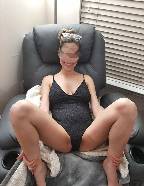 Tiny And Tan exclusive actress img