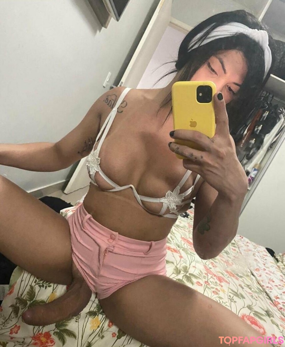 Bruna Santos model hot photo