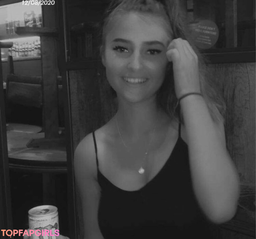 Emizzillo nudes model picture