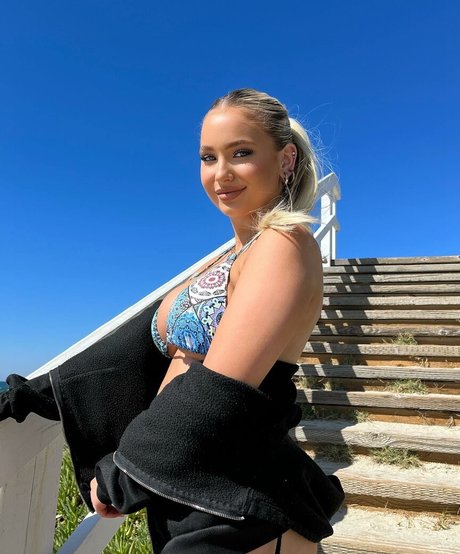 Chloe H erotic model images