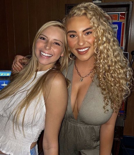 Caroline Wall porn model pic