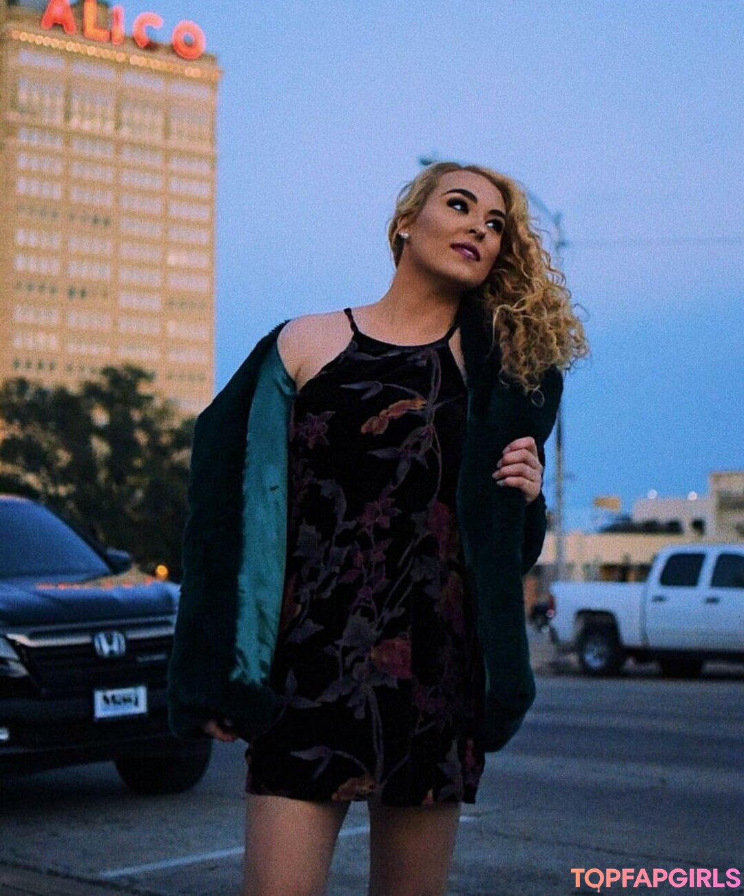 Caroline Wall model exclusive img