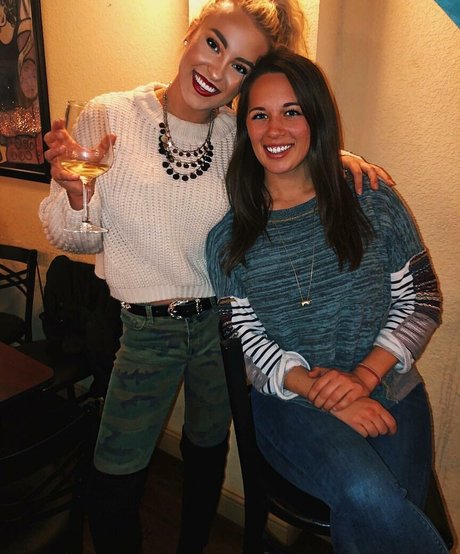 Caroline Wall model hot pics