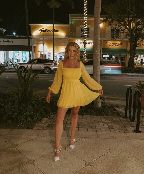 Caroline Wall nudes actress pic