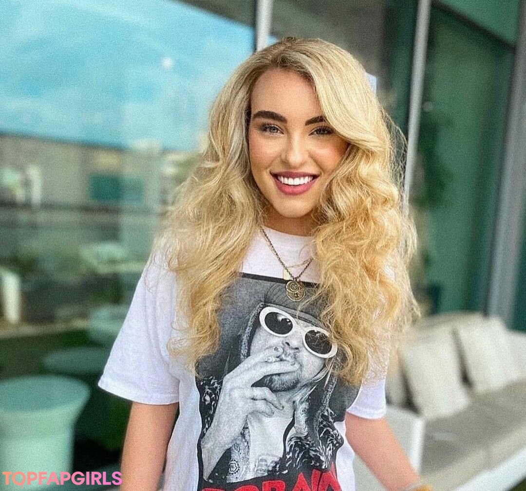 Caroline Wall pornstar free picture