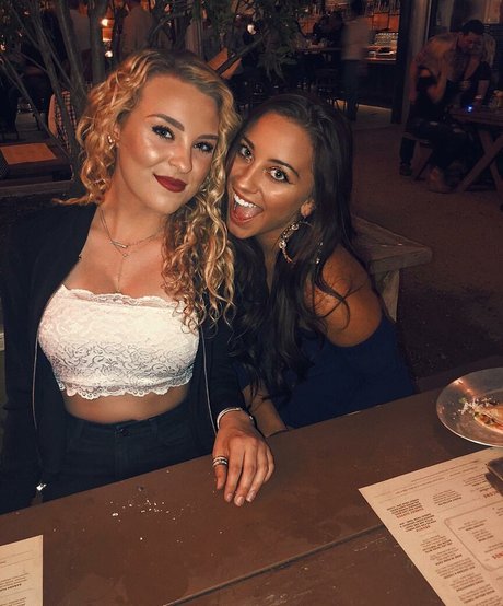 Caroline Wall hd actress images