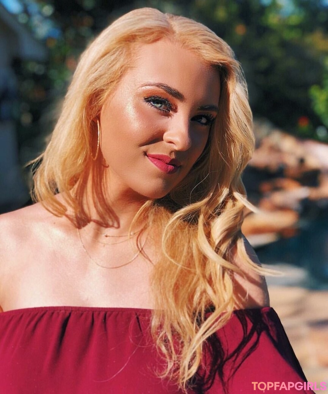 Caroline Wall nude model pictures