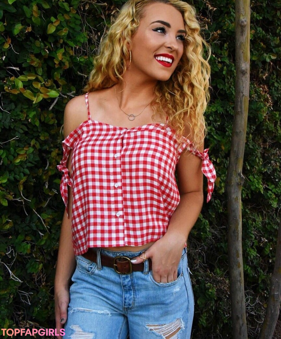 Caroline Wall model hot gallery