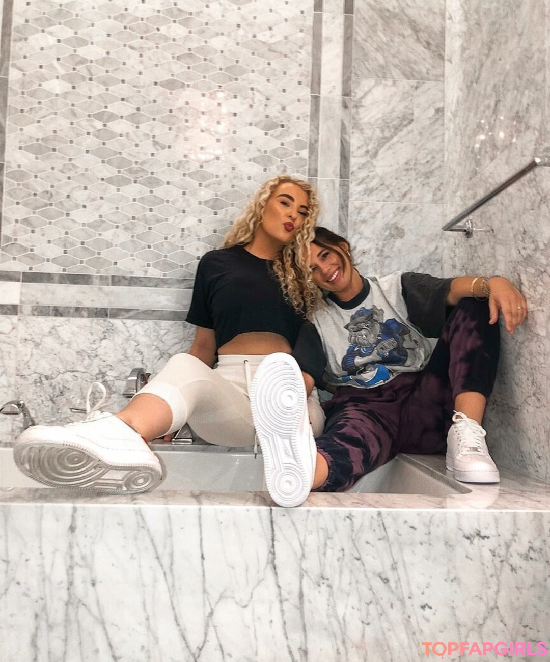 Caroline Wall sexy pornstar gallery