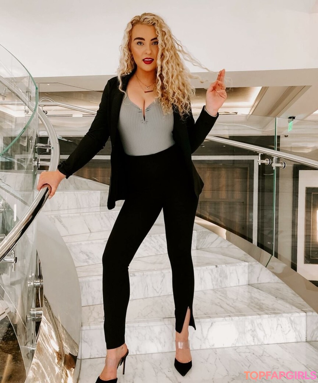 Caroline Wall star picture