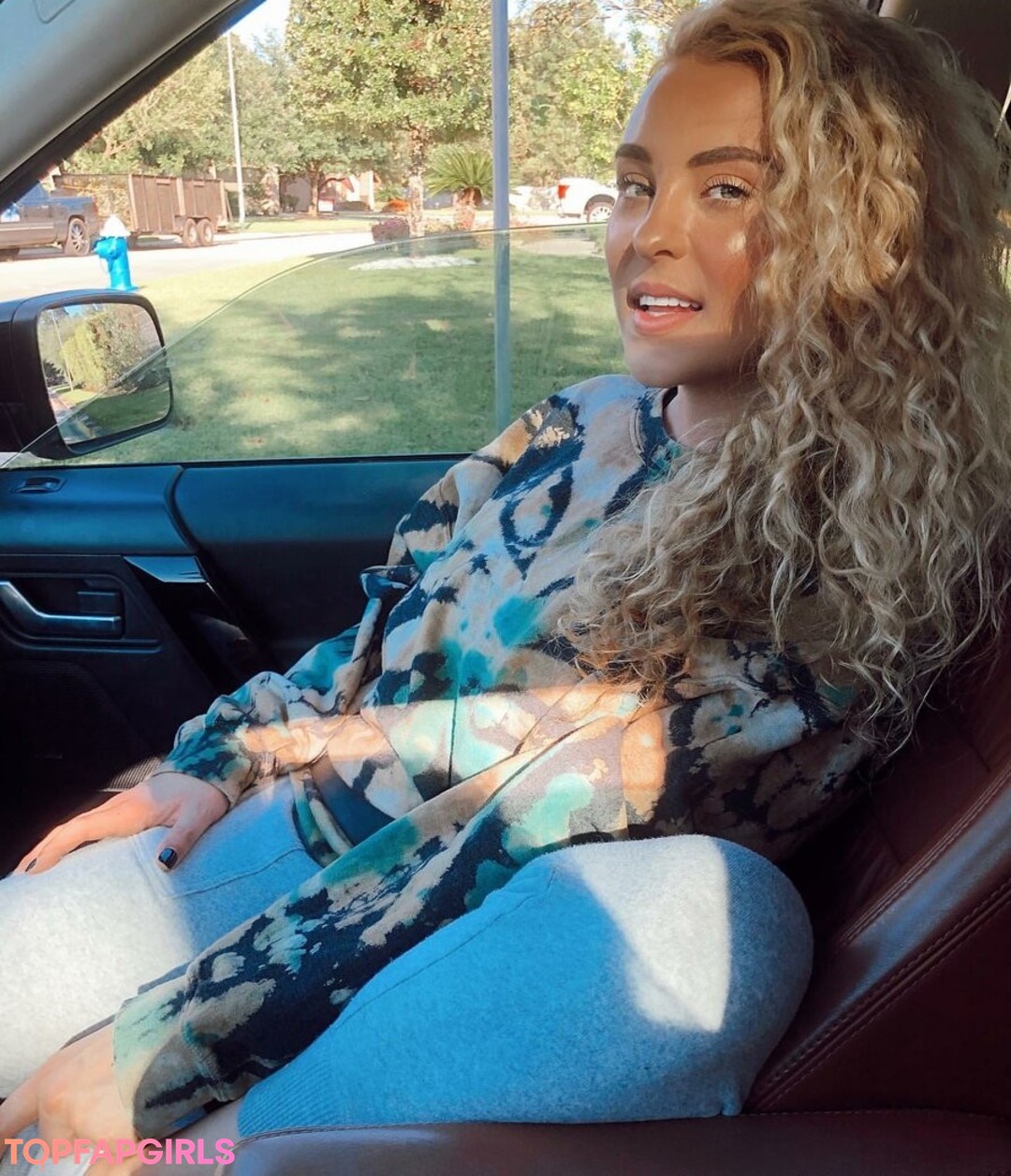 Caroline Wall star nudes pics