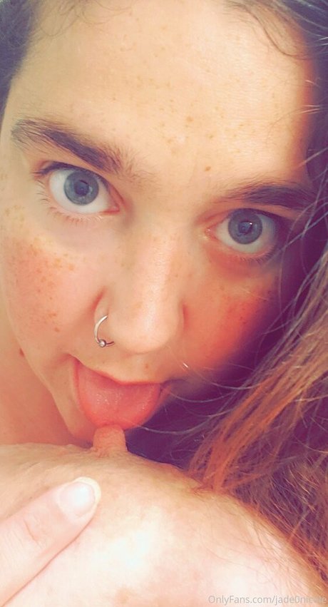 jade0nicole porn model img