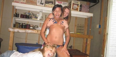 curvy nude onlyfans adult photos