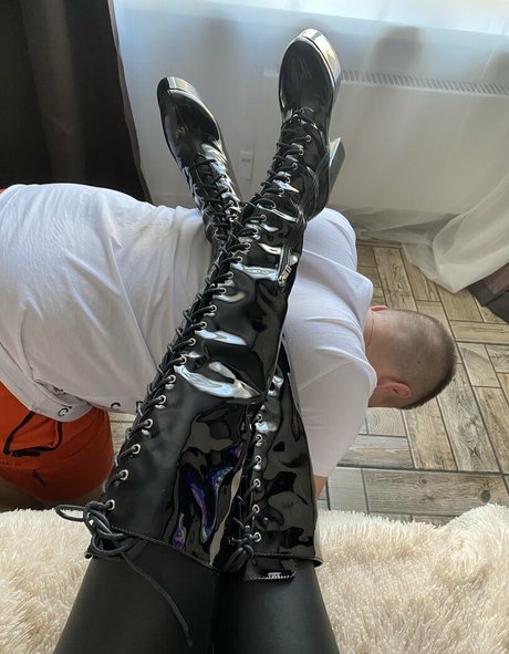 young goddess top model pics