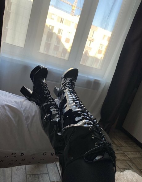 young goddess model pretty photo