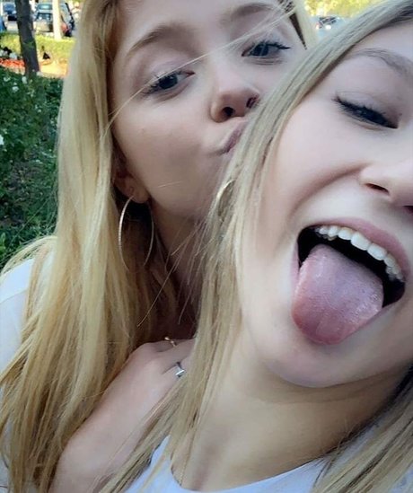 Autumn Miller adult star img