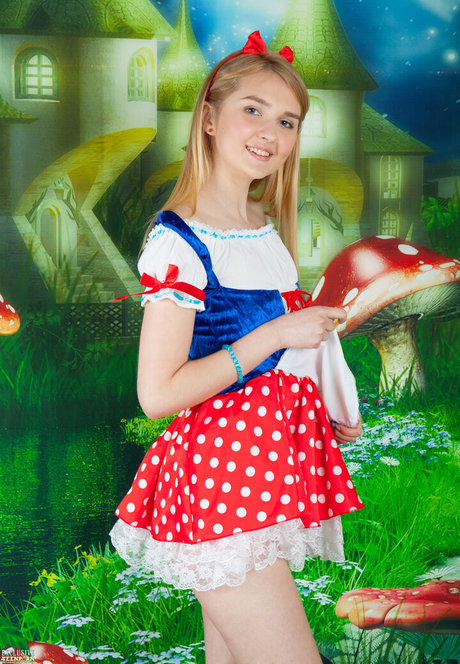 naked yoga onlyfans free photo