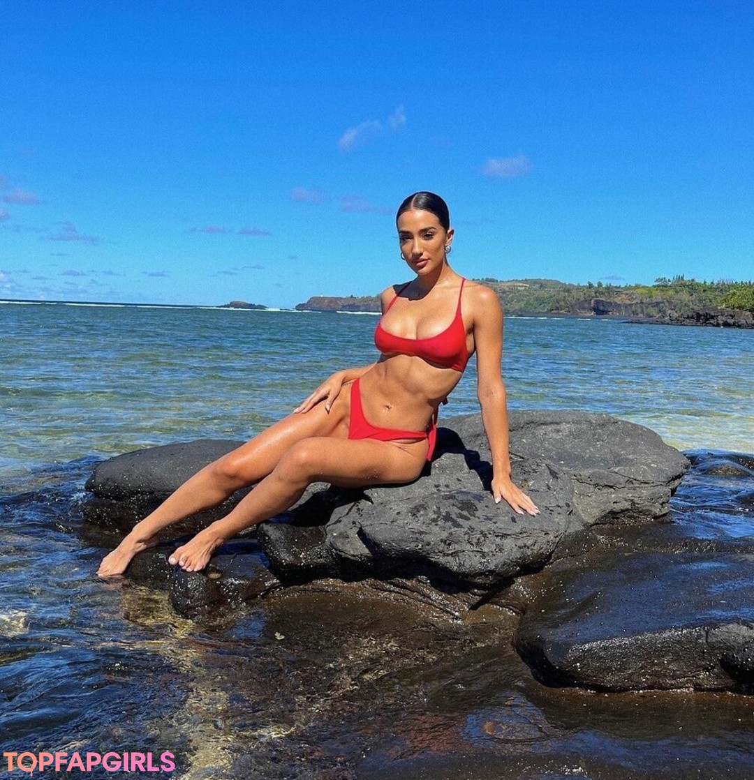 Alicia Arrietta star adult galleries