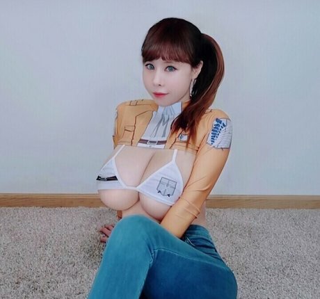 Olivia Kiara model hot pic