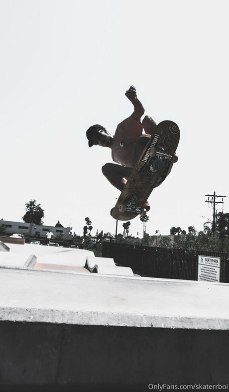 skaterrboi art actress archive