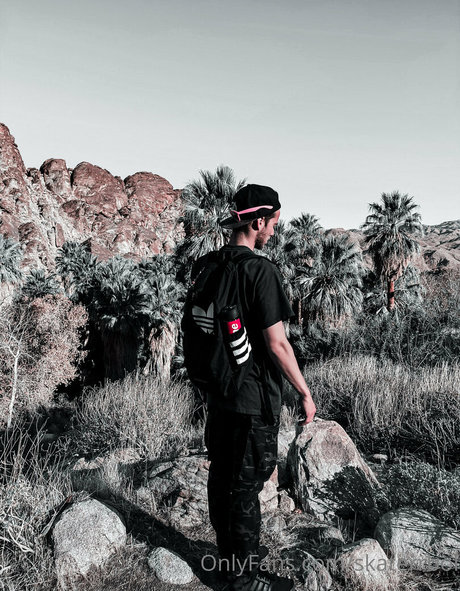 skaterrboi pretty model pic