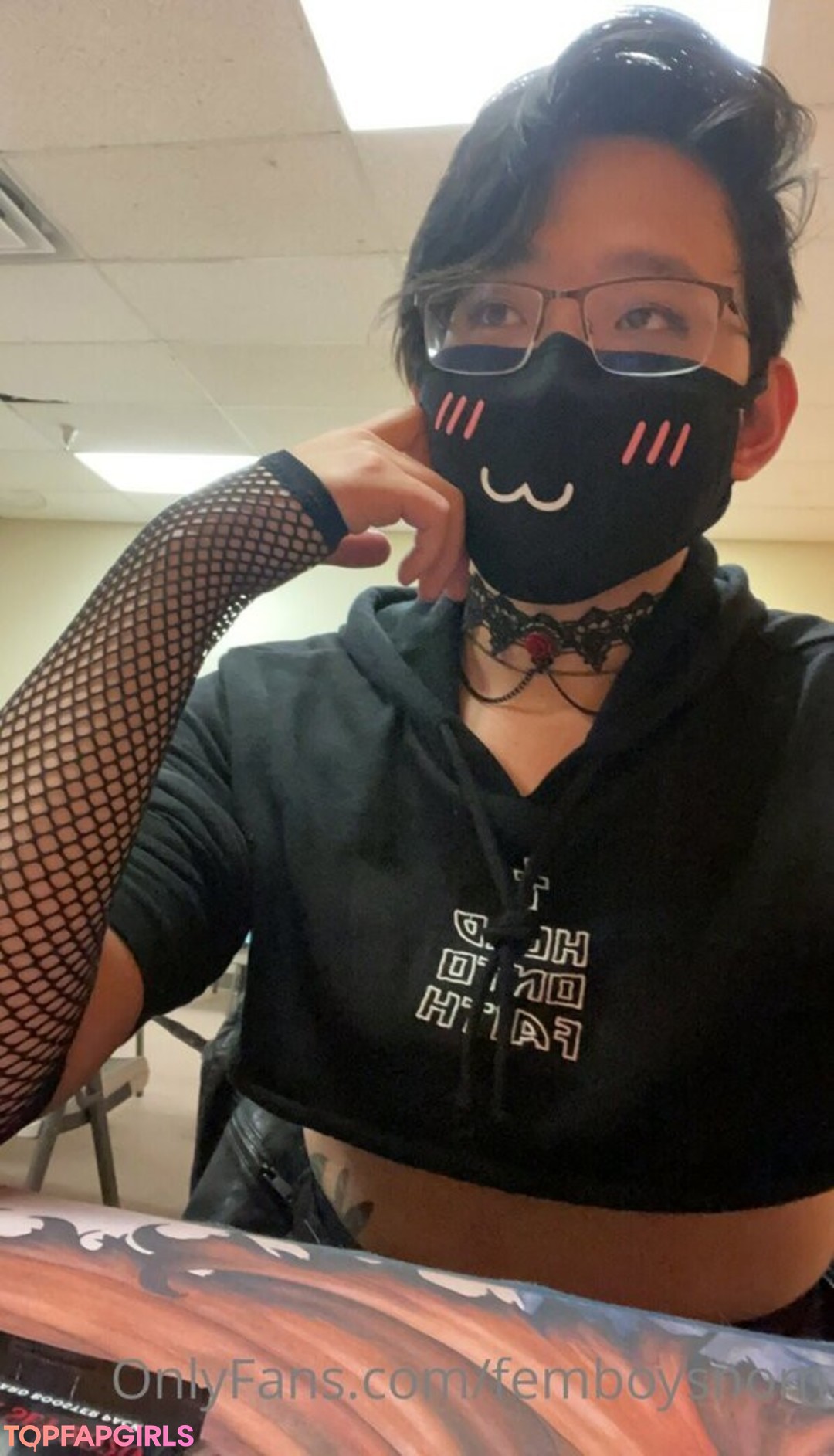 femboysnom exclusive model picture
