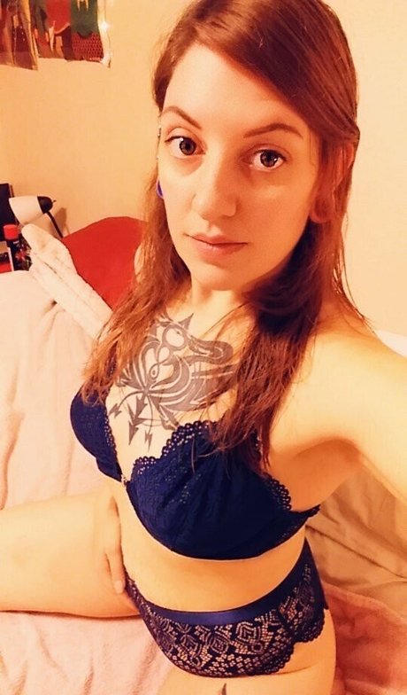 blonde midget onlyfans exclusive photo