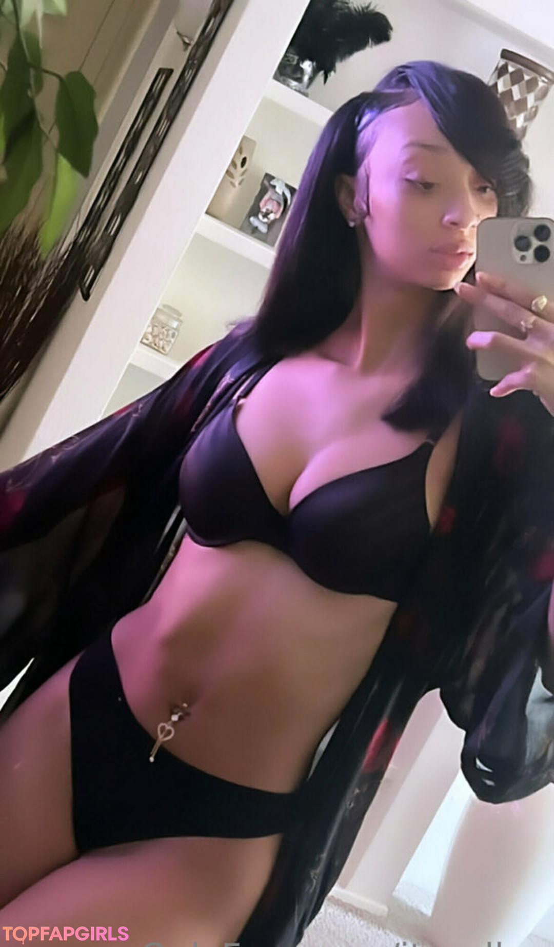 itsyellaa art model images