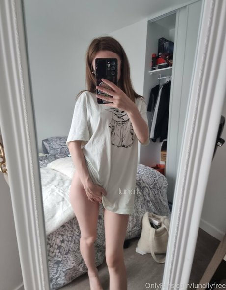 lunallyfree pornstar art pic