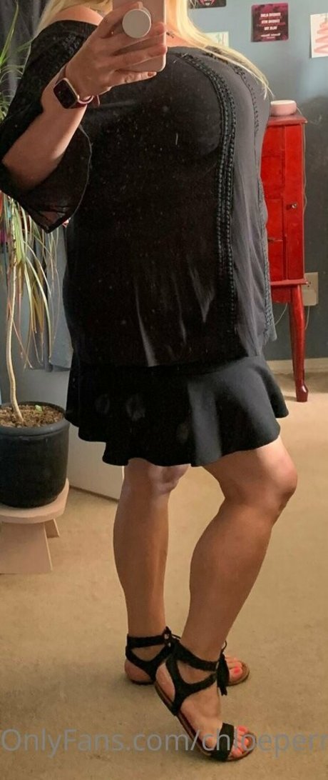 chloeperrie2 erotic model gallery