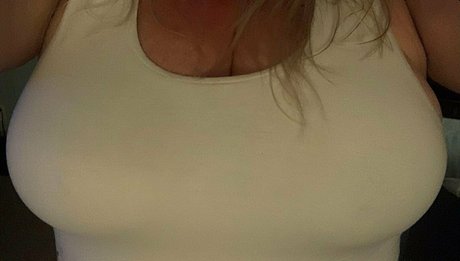 chloeperrie2 star adult pictures