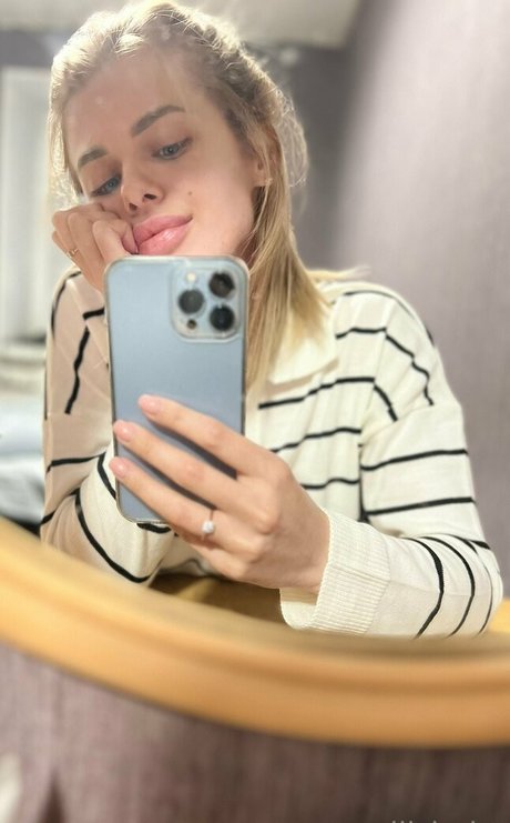 your lil babe adult model img