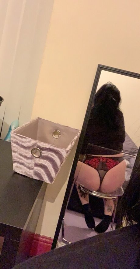 gothykiki model high quality photo