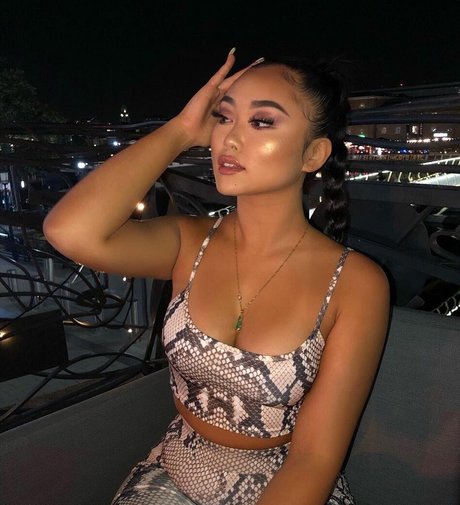 annouveauriche exclusive model photo