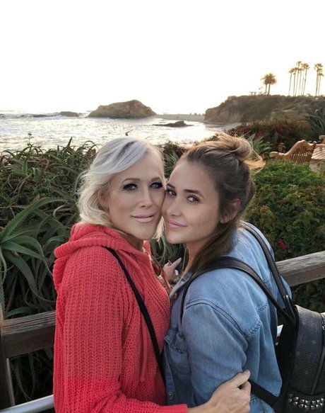 suzieandhannah free star gallery