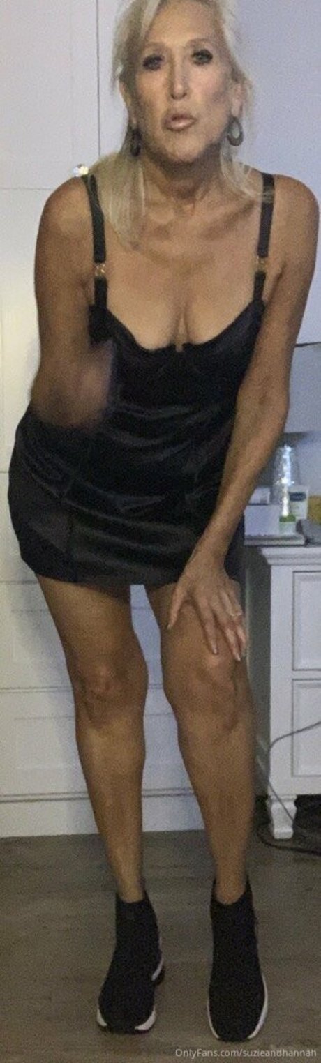 suzieandhannah star hot image