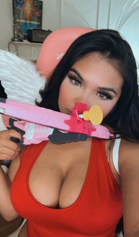 janifest pornstar picture