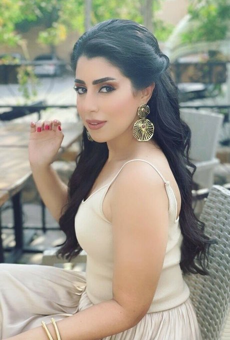 Ayten Amer model high quality img