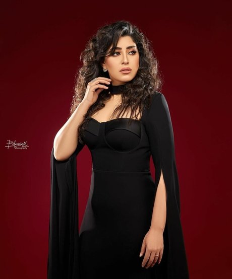 Ayten Amer model exclusive images