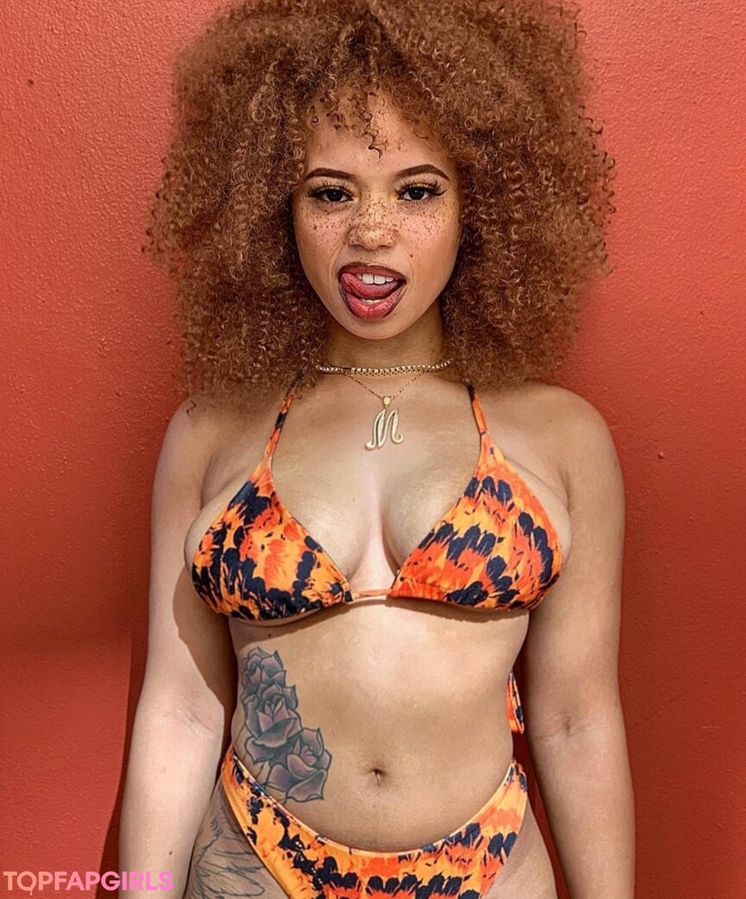 curvy star onlyfans art naked photos