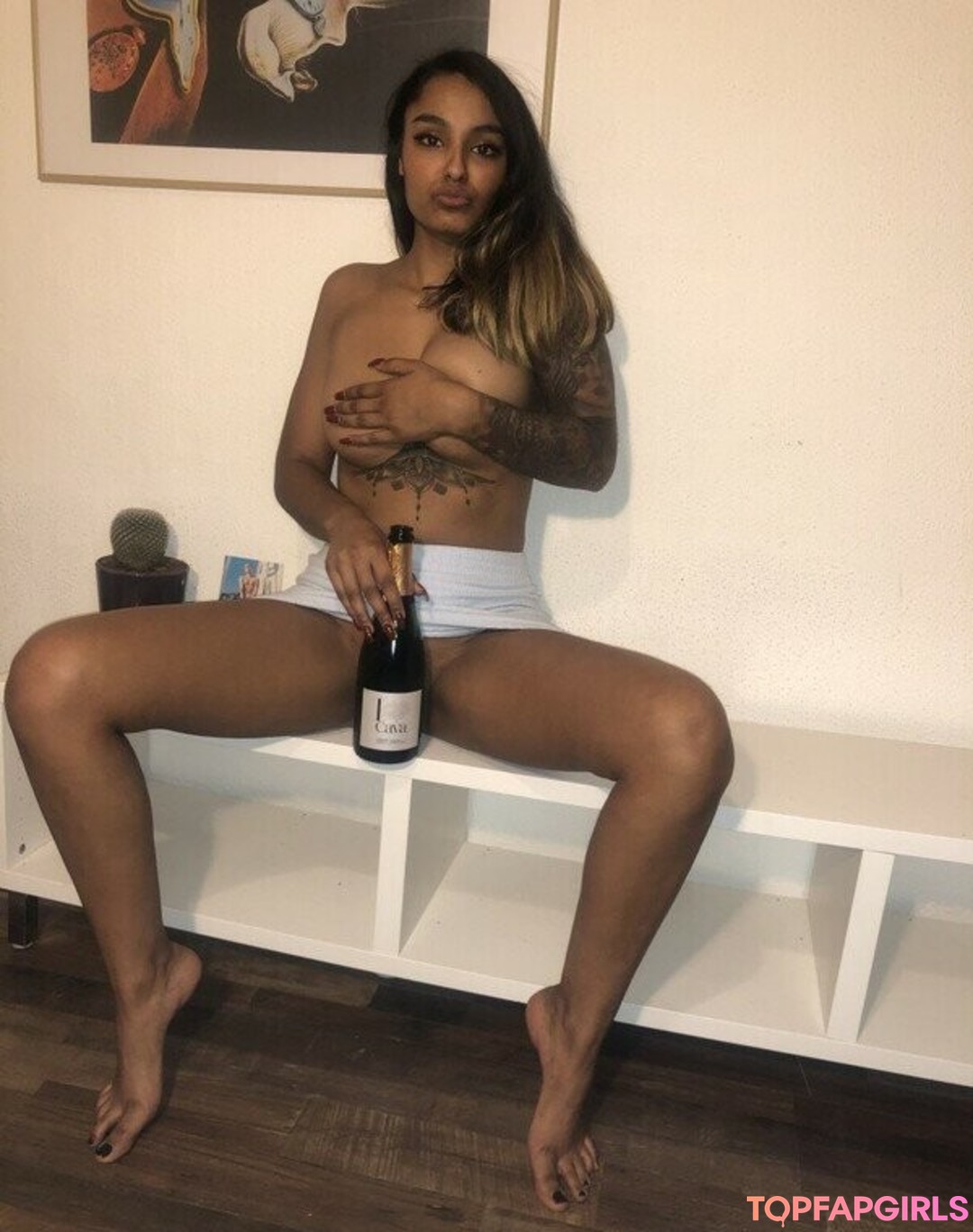 Bad Girl Kaira naked model images