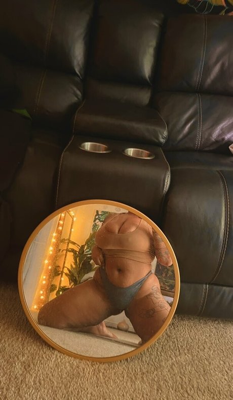 BadGyalGoodLife model adult pic