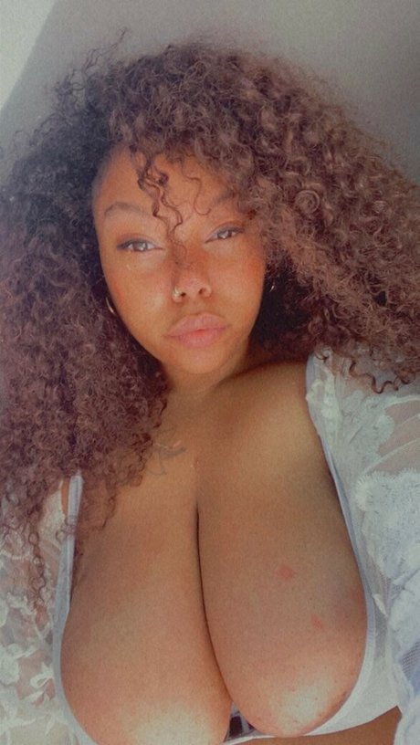 BadGyalGoodLife star naked pictures