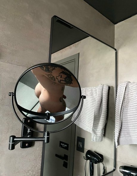 fill1 perfect pornstar gallery