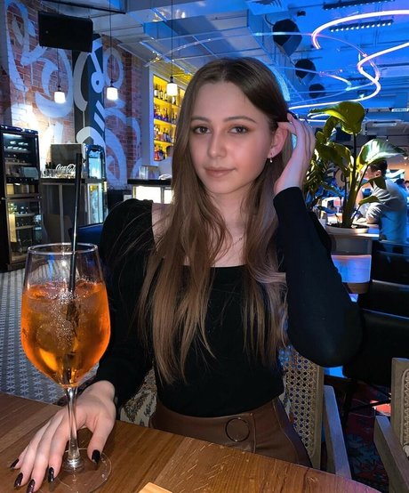 ImSarahisizzu sexy actress img