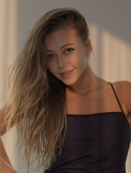 ImSarahisizzu model adult img