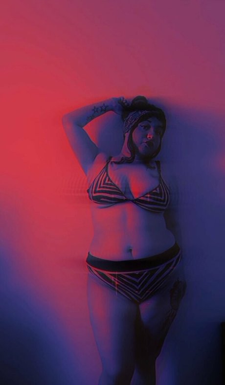 c blkheart model hot images